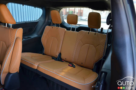 Chrysler Pacifica, second row of seats
